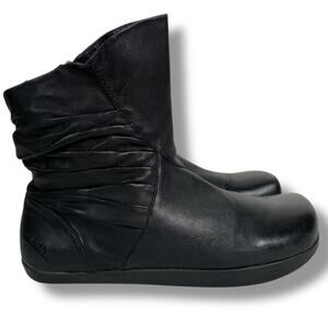 Kalso Earth Boots Black Leather Womens Size 8.5 Ankle Bootie "Moonbeam"